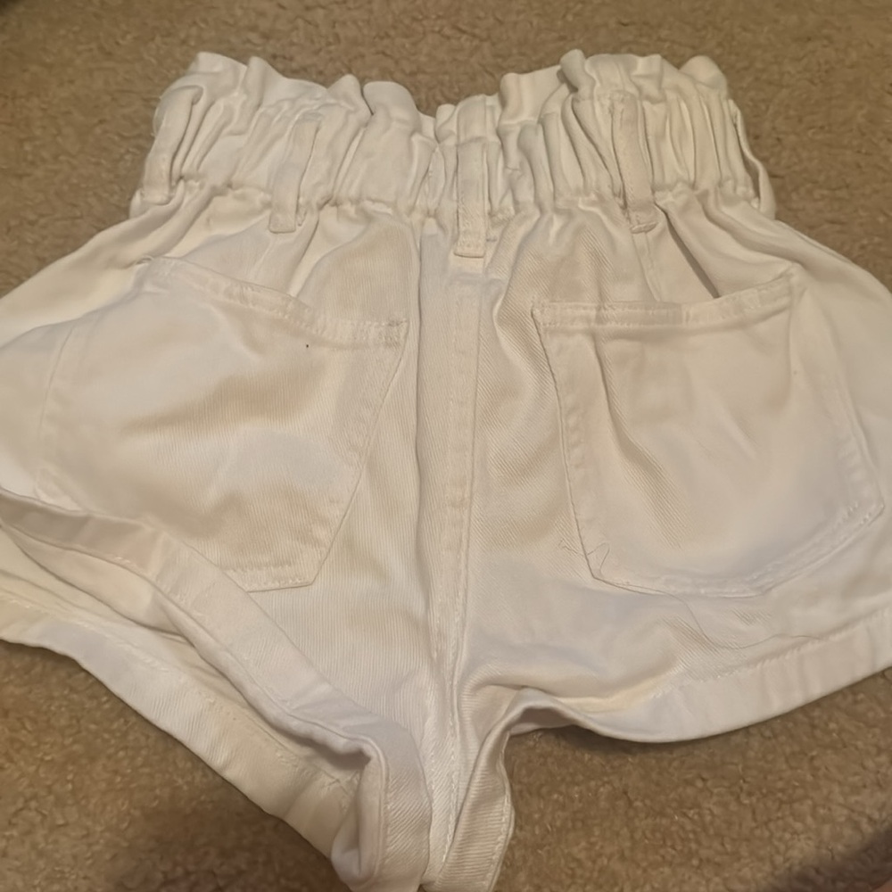 white shorts - Picture 2 of 2